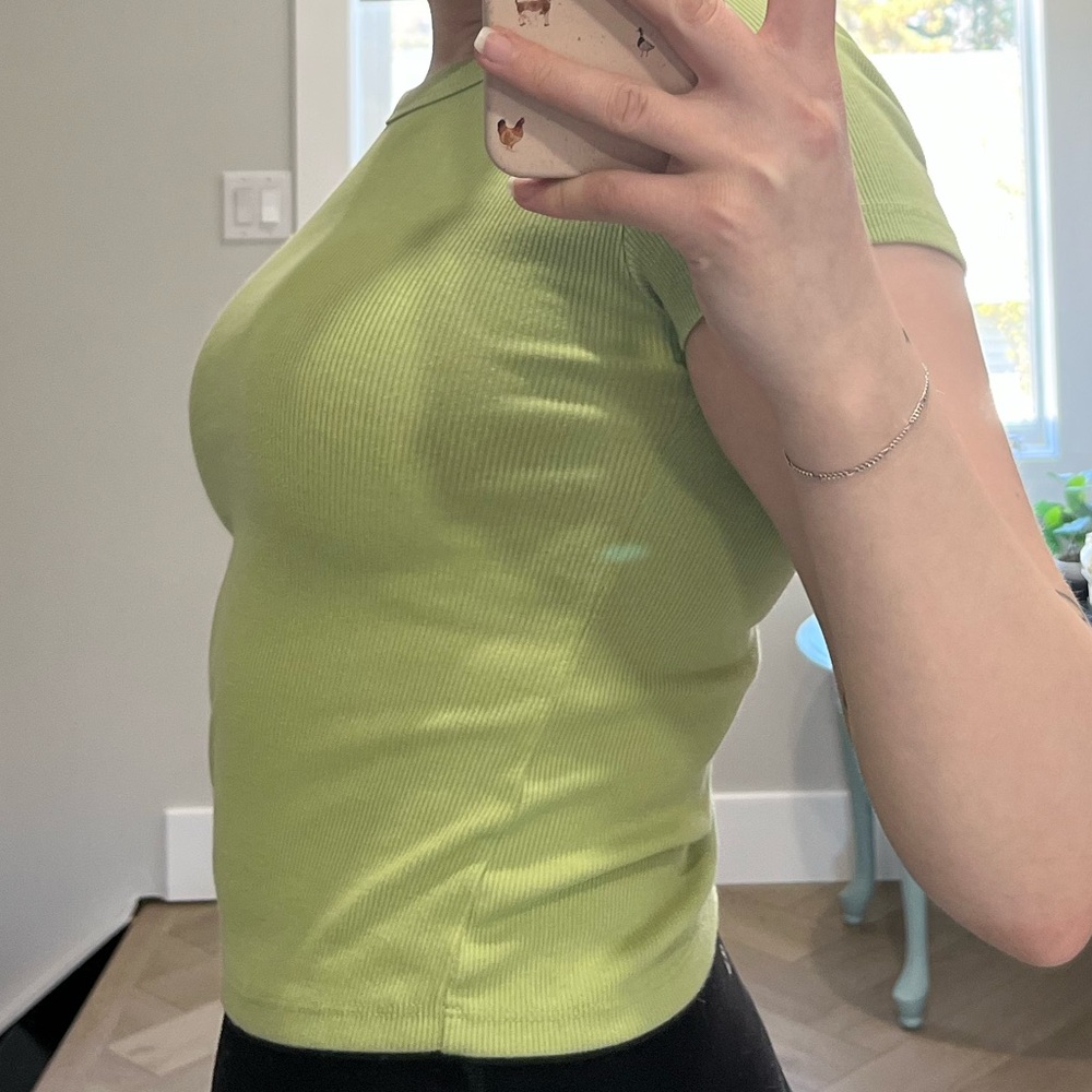 Old Navy Green Ribbed Tee - Picture 2 of 2